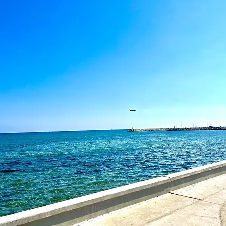 Apartmán Charming Seaside Haven 1br Flat Larnaca