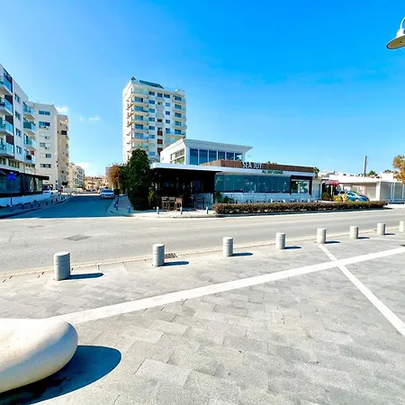 Charming Seaside Haven 1br Flat Apartmán