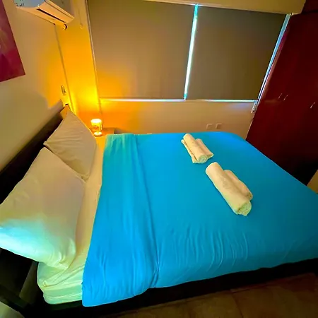 Charming Seaside Haven 1br Flat 라르나카